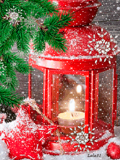 Красный фонарик под елкой - Новогодние картинки